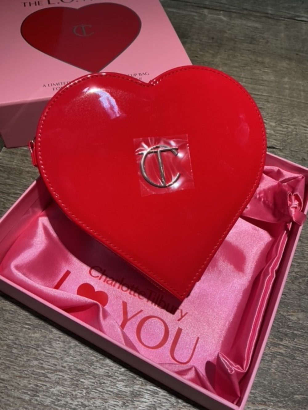 New Charlotte Tilbury Limited Edition The L.O.V.E. bag